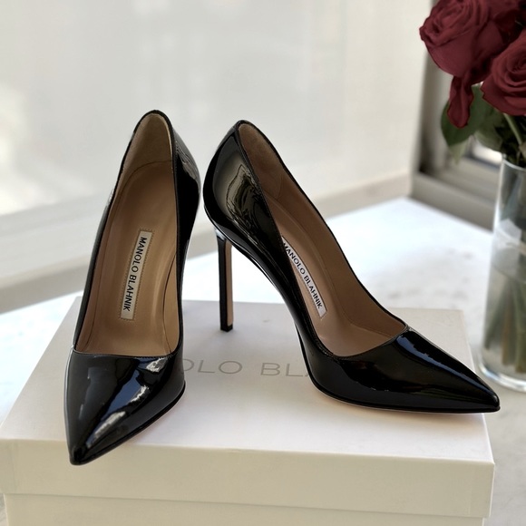 NWT Manolo Blahnik Iconic Black Patent Leather Heels - Picture 1 of 5